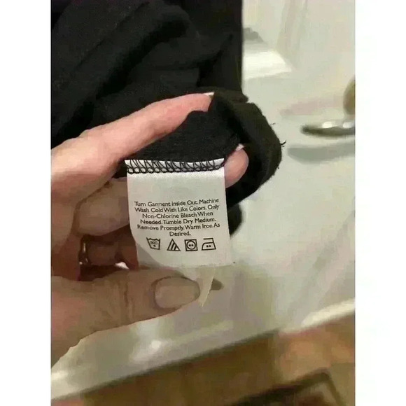 2 Eddie Bauer Tops long sleeve Crew Neck Tee Black and Lavender Both size Large - Picture 4 of 9